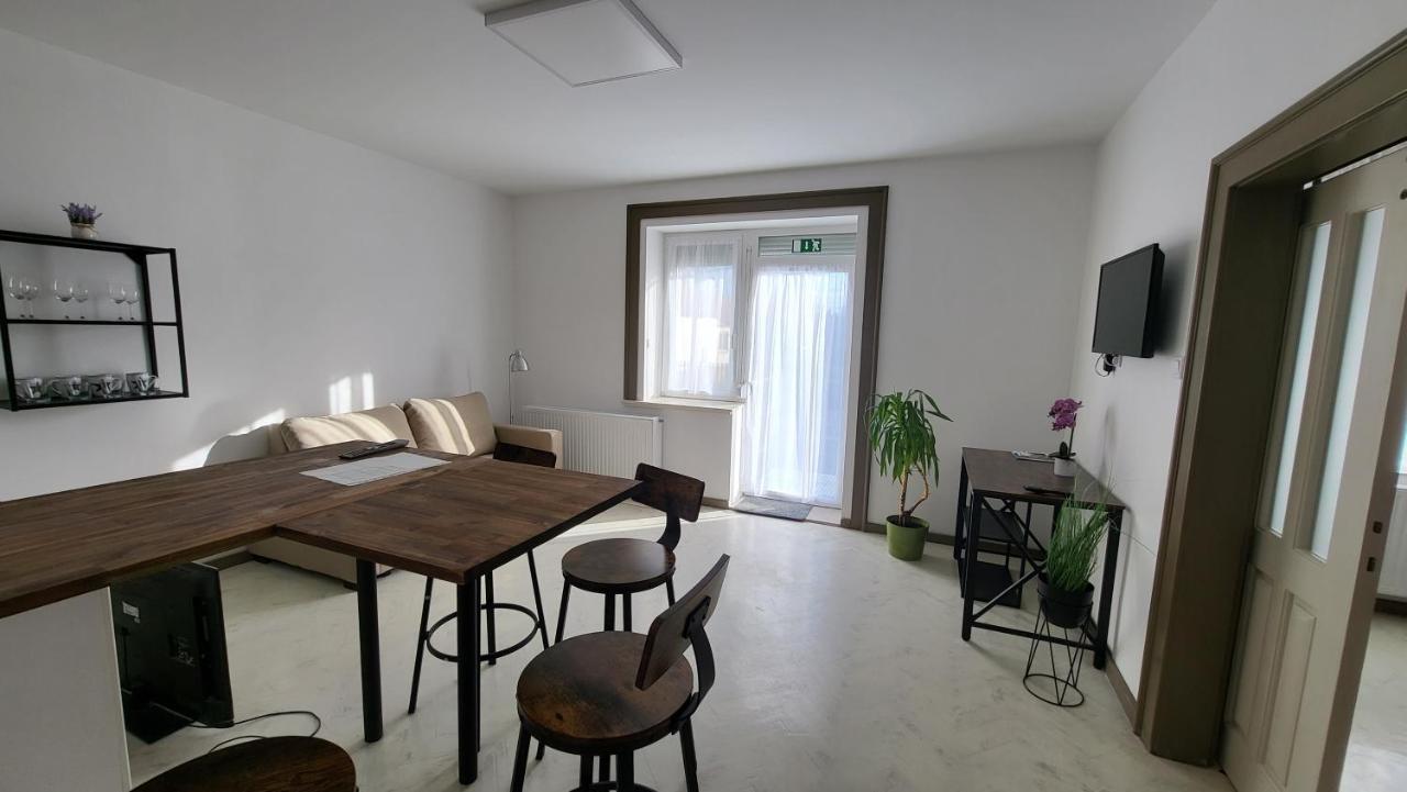 Relax Apartments Sarvar A1 Exteriér fotografie