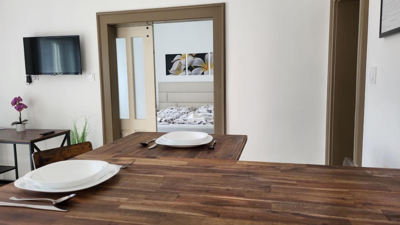 Relax Apartments Sarvar A1 Exteriér fotografie