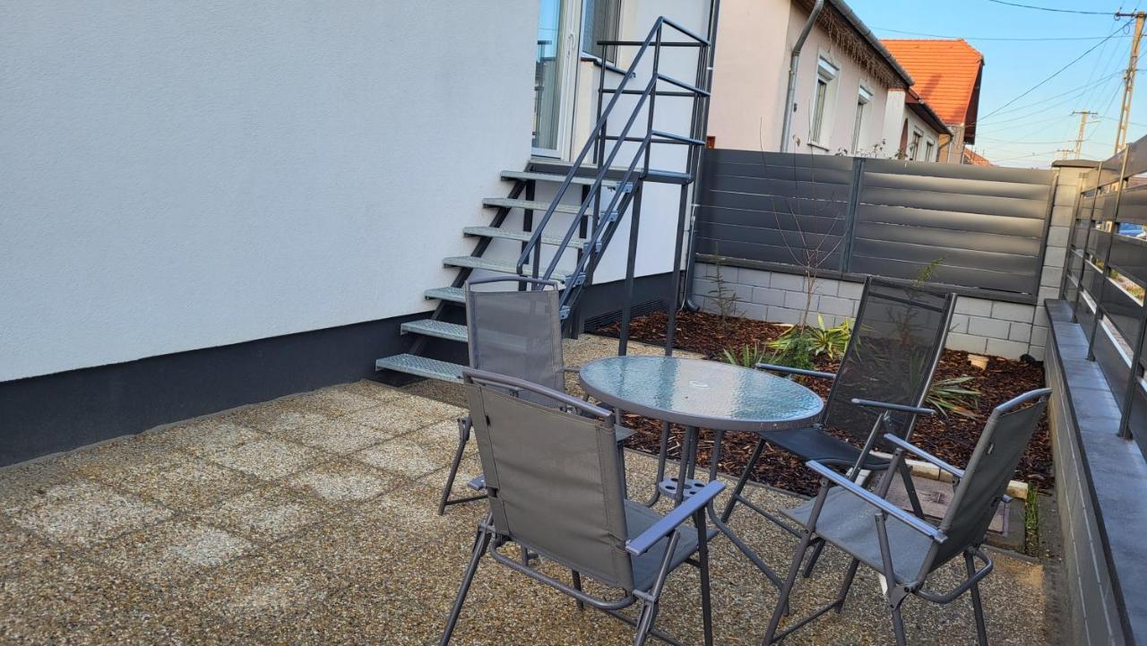 Relax Apartments Sarvar A1 Exteriér fotografie
